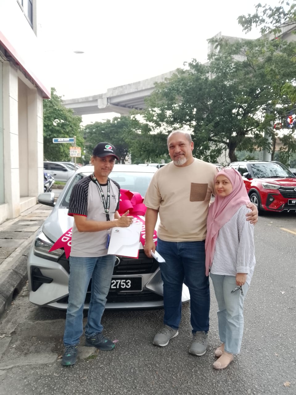 Momen penyerahan pelanggan 2
